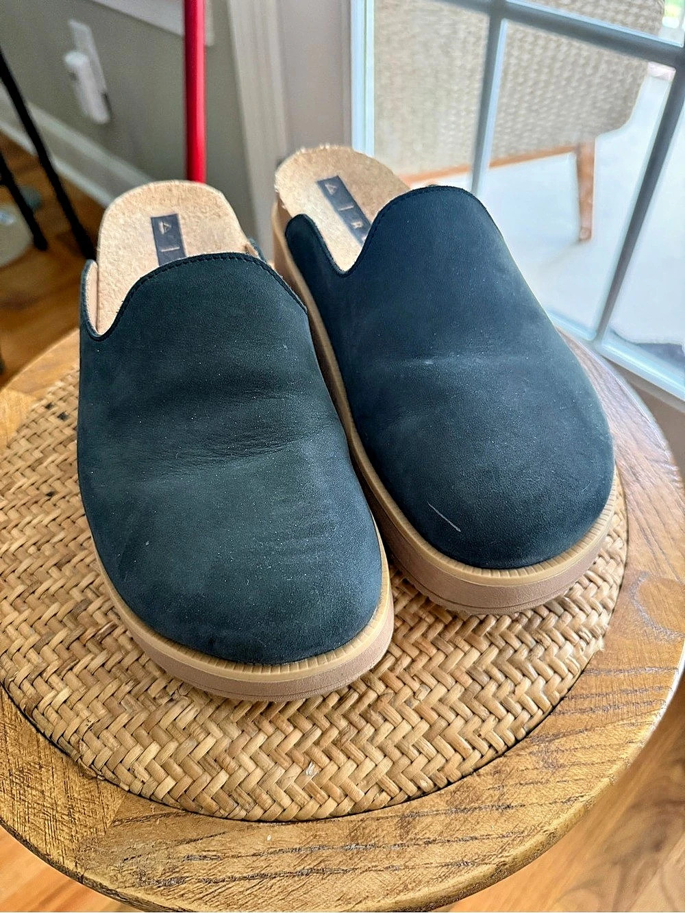 Reef Women’s Vista Skye Platform Clog Leather Mules Black Suede US 7